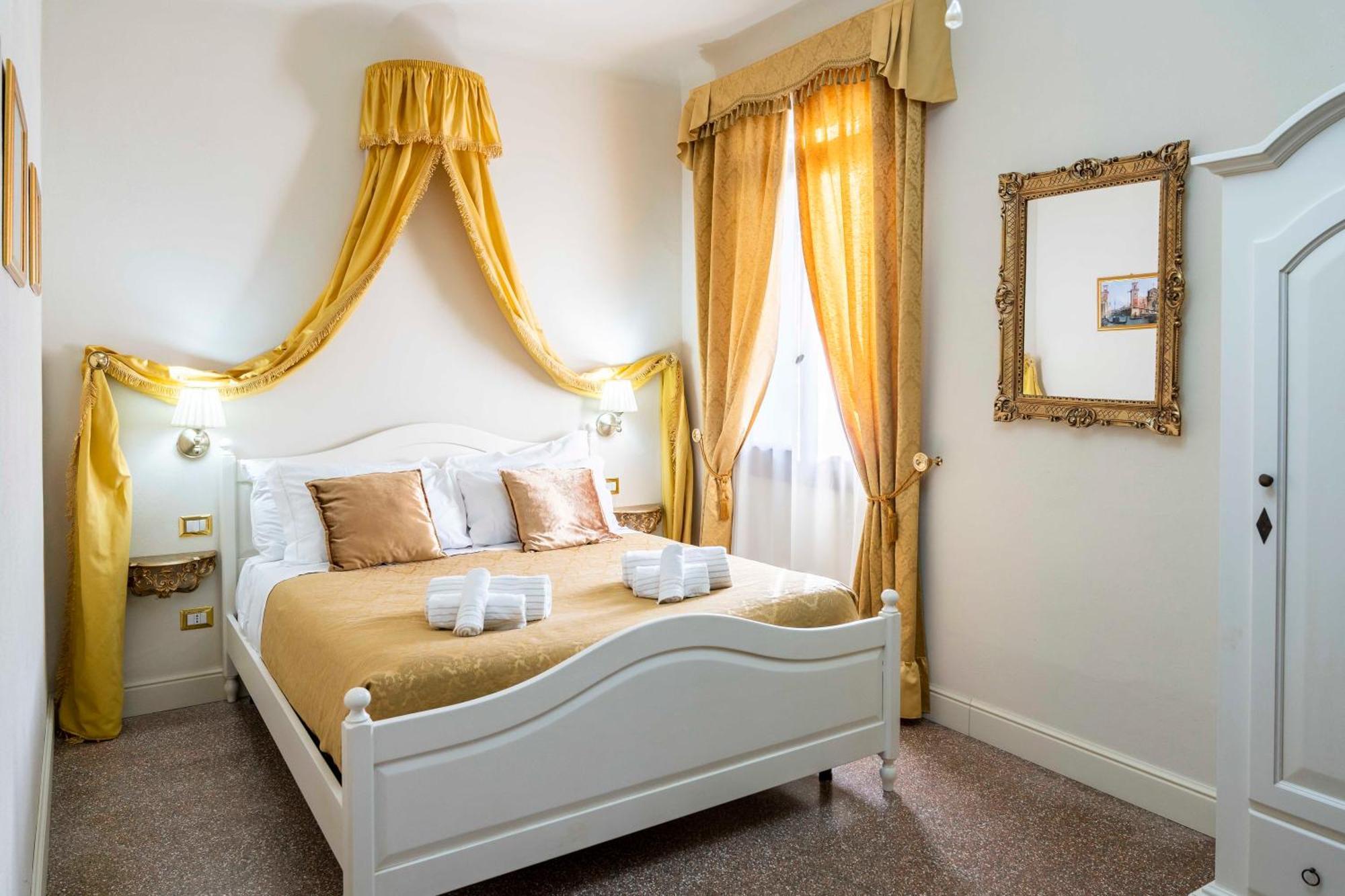 Palazzo Titti Rialto Suites Venice Ngoại thất bức ảnh